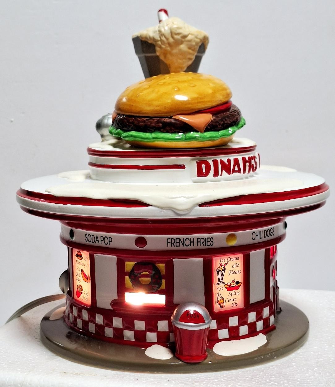 Department 56 Original Snow Village DINAHS DRIVE-IN Intro 93 Retired 96 PLZ READ
