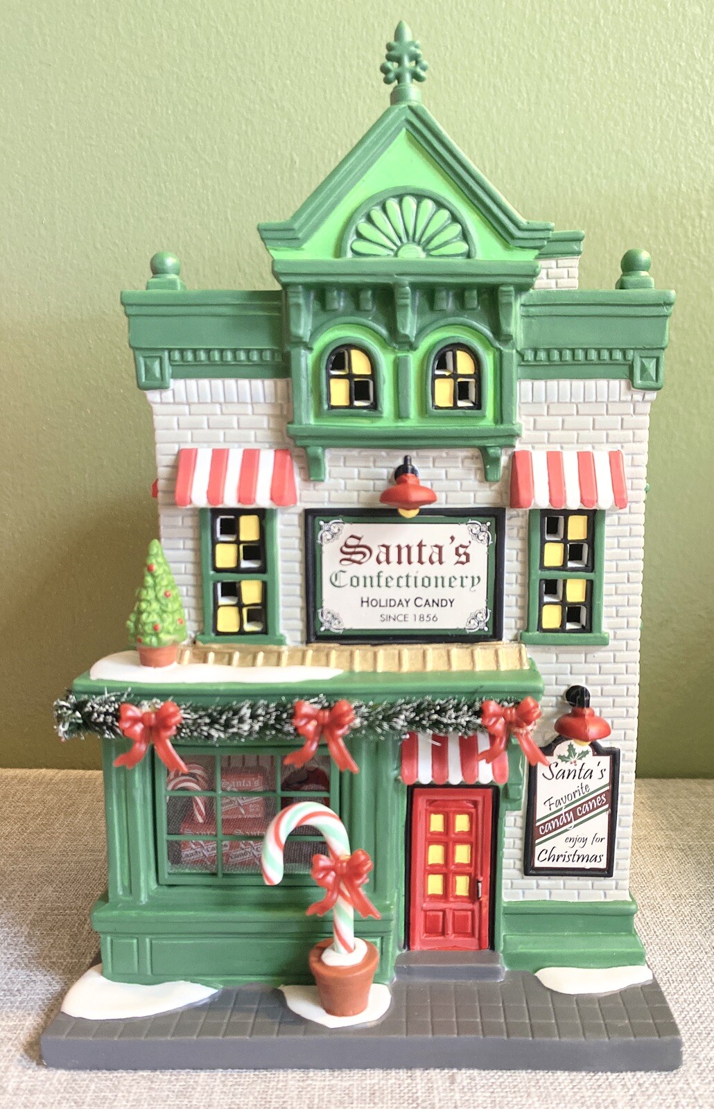 Dept 56 Christmas In The City Santa’s Corner Confectionery Porcelain 6013402