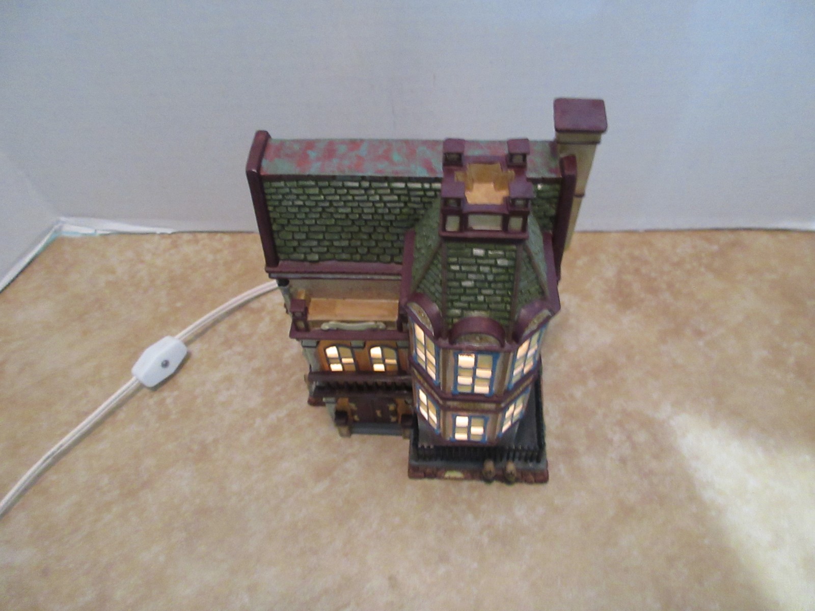 Dept. 56 Dickens 2004 Scotland Yard Station Excellent- London Police No Sleeve