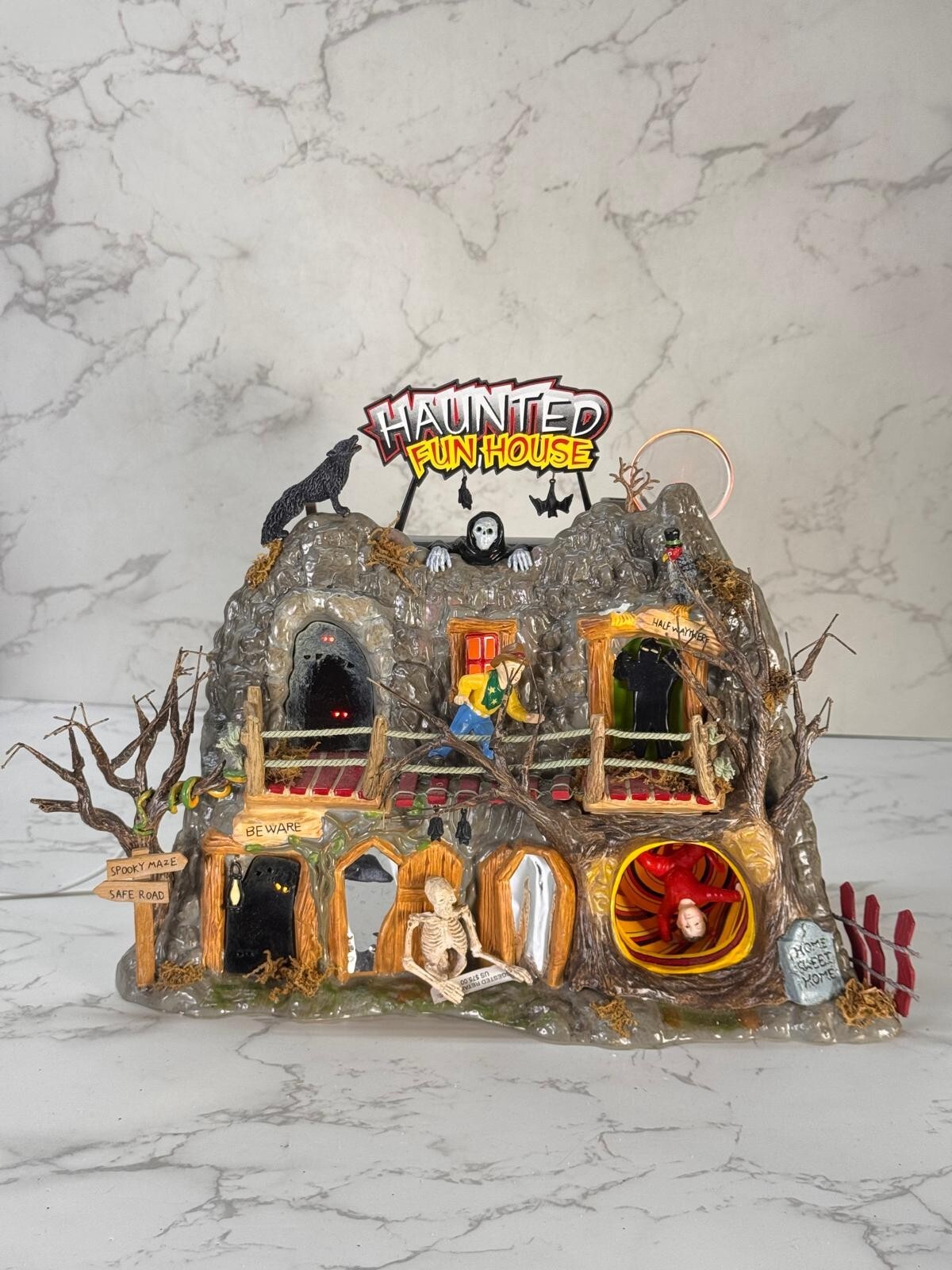Department 56 Snow Village Halloween Haunted Fun House #56.55094 Retired 2001