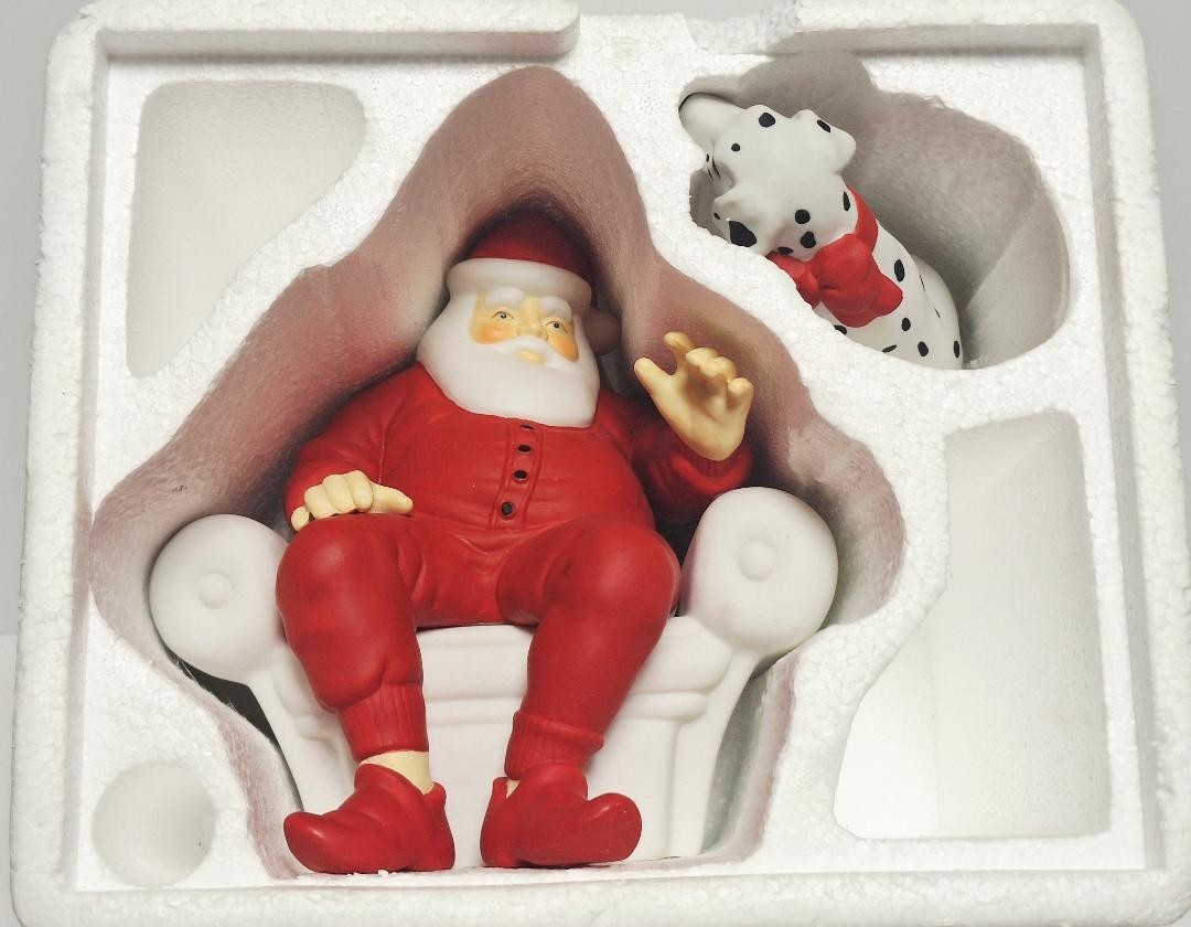 Department 56 Winter Silhouette Dogs Best friend Santa with Styrofoam clamshell