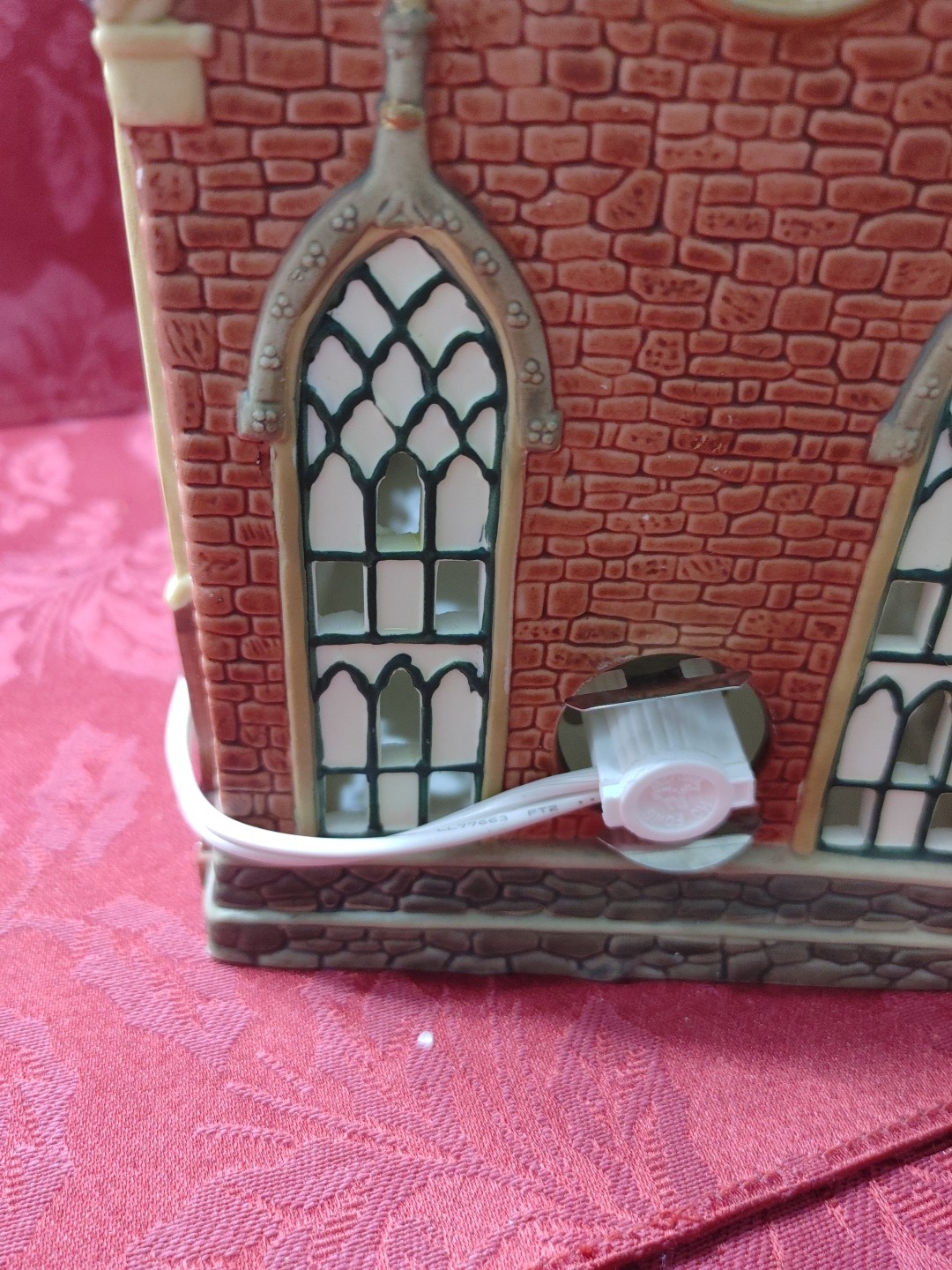 Heartland Valley Village 2000 Cathedral Church Limited Edition O’well W/light