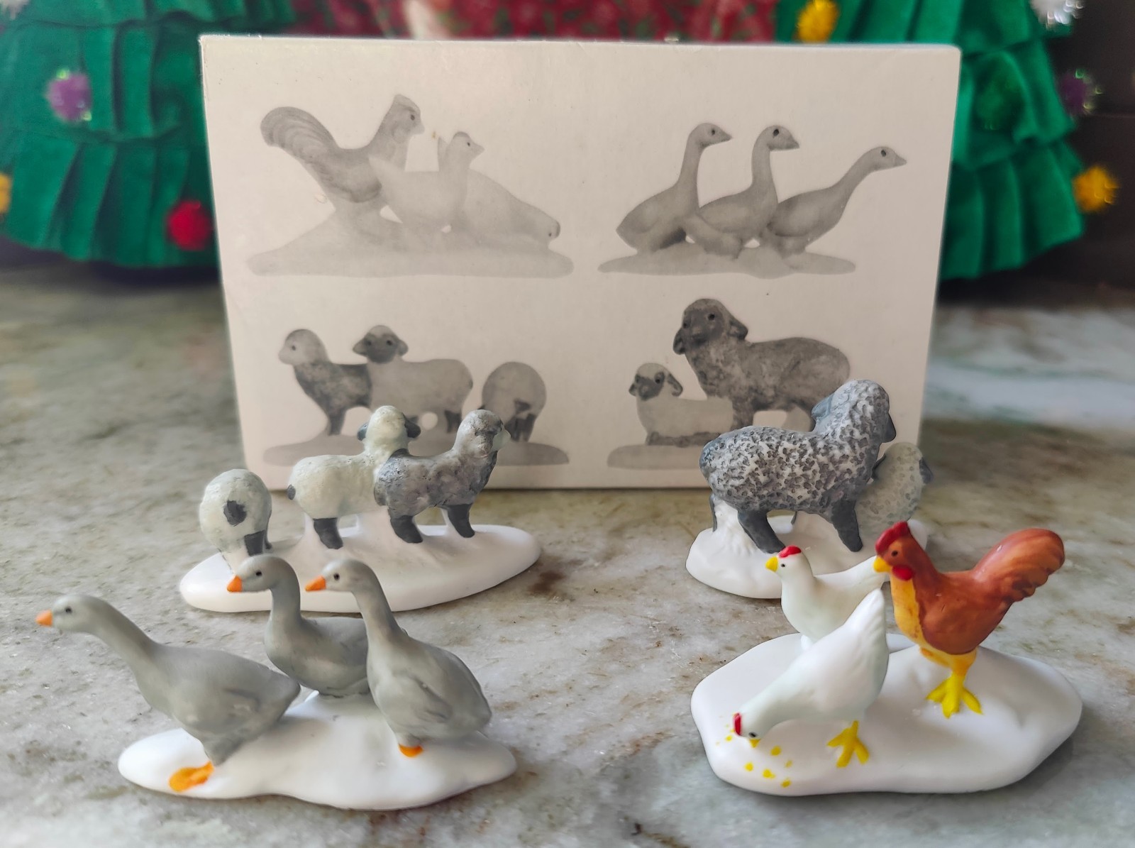 WHIMSICAL!!! Department 56 Farm Animals Set of 4 Heritage Village #5945-5