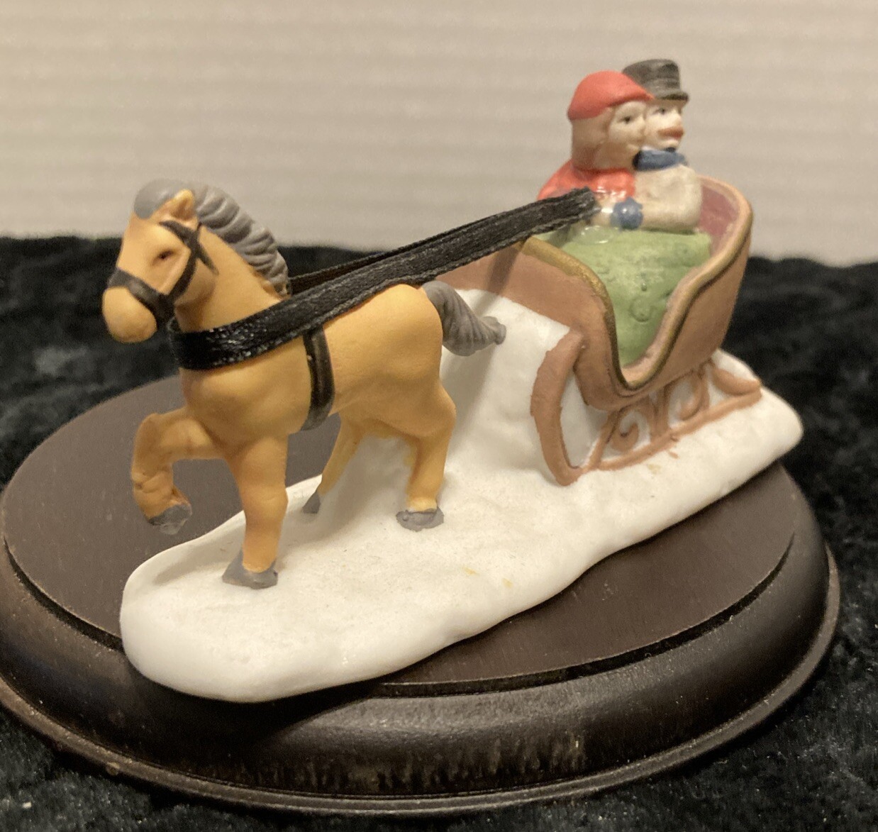 Holiday Time Porcelain Christmas Horse And Carriage Figurine