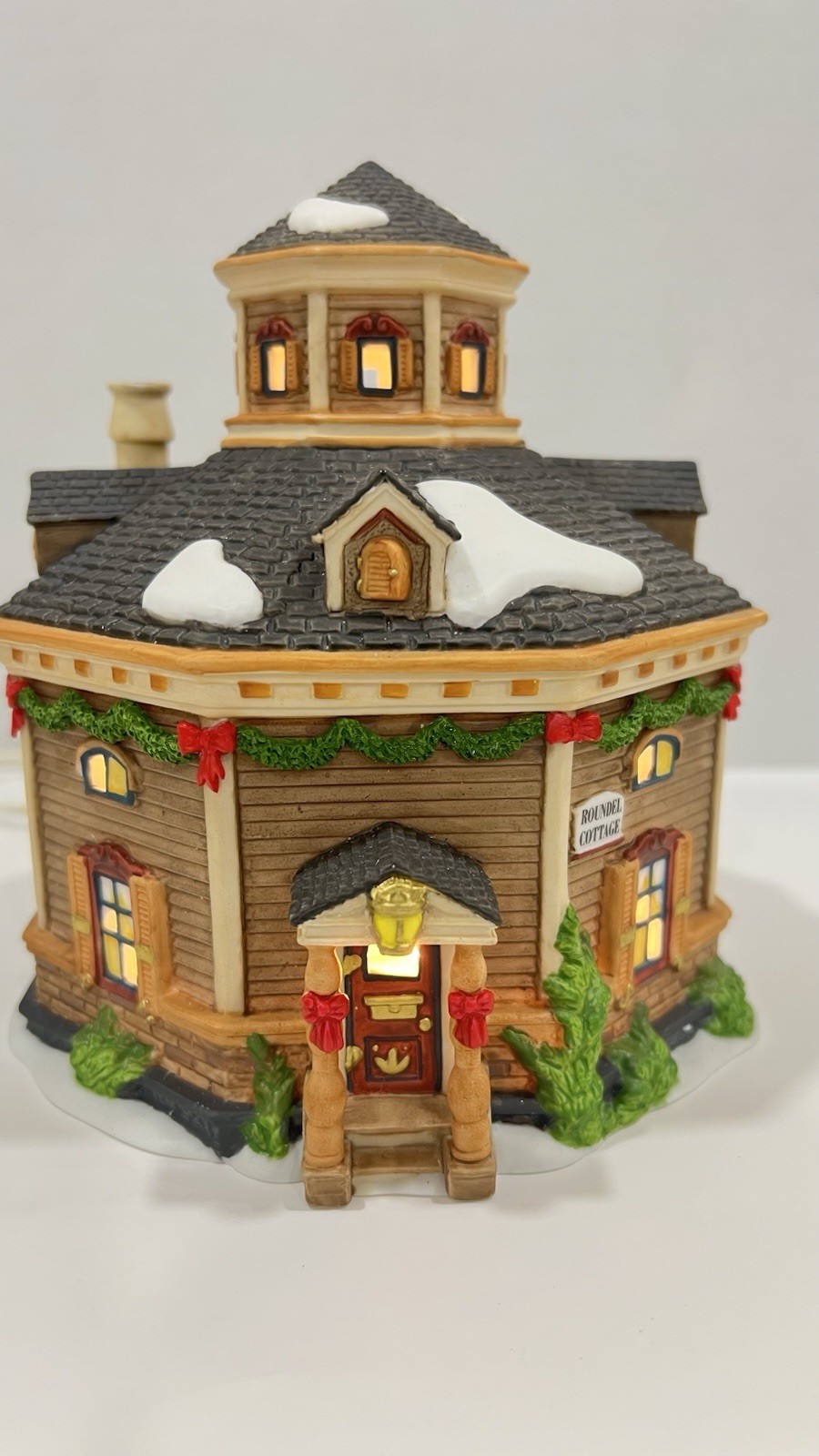 Dept 56 New England Village Series Roundel Cottage 79924 Retired 2007 Excellent