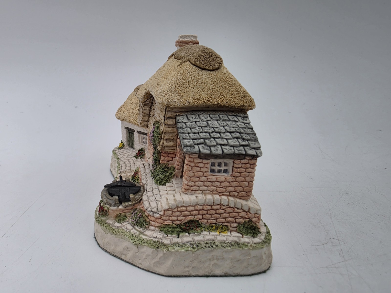 David Winter Cottages Birthstone Wishing Well No Original Box No COA