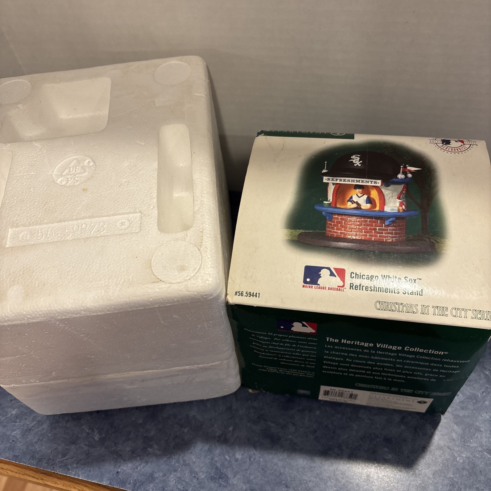 Dept 56 Christmas In The City Chicago White Sox Refreshments Stand Set of 2 NICE
