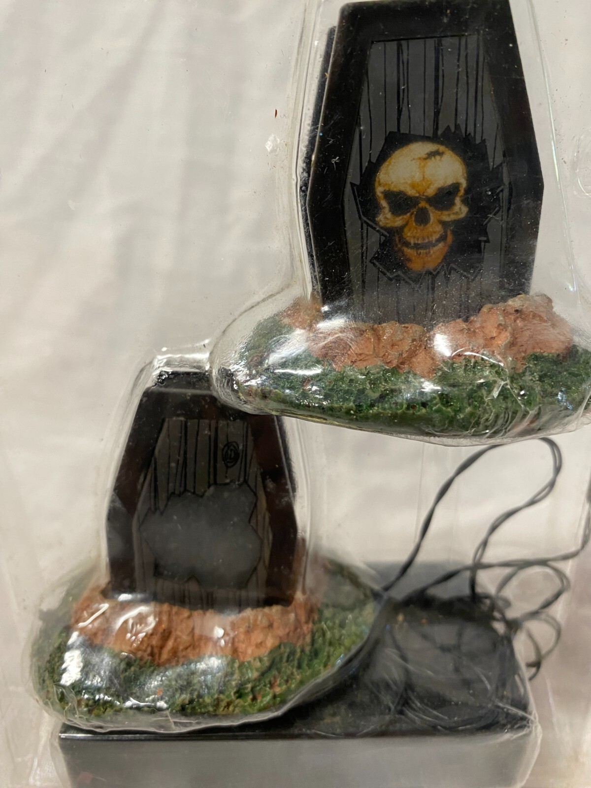 LEMAX Spooky Town BACKLIT TOMBSTONES #24467 NEW. RETIRED IN 2016.