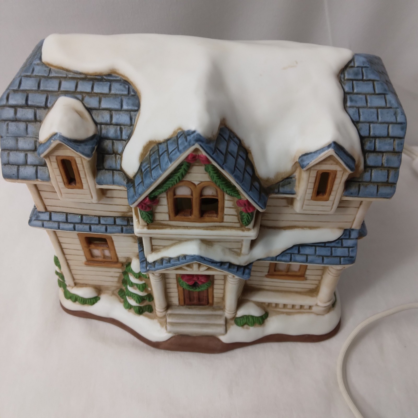 Vintage Homco Christmas Village House Building Ceramic/Porcelain Lighted