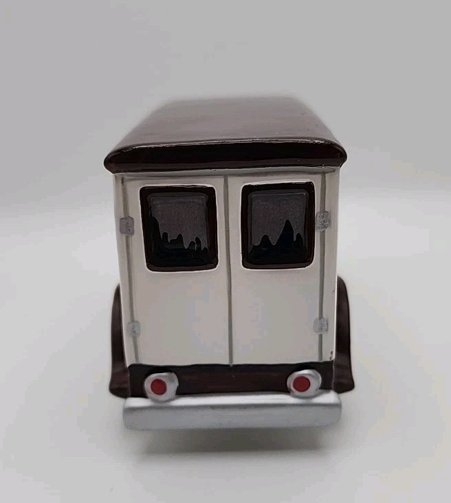 Dept. 56 Kids Love Hersheys 54924