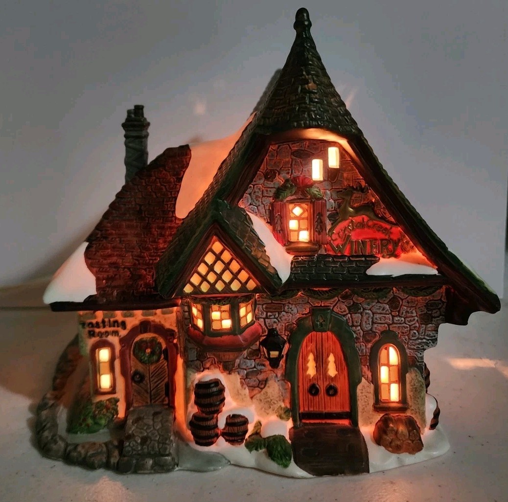 SANTA’S ’s WORKBENCH COLLECTION Victorian Crystal Creek Winery 1999 Works
