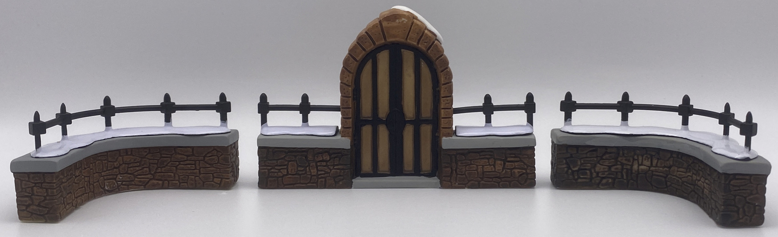 Dept. 56 Heritage Village ~ Church Yard Gate & Fence 5806-8 in Box