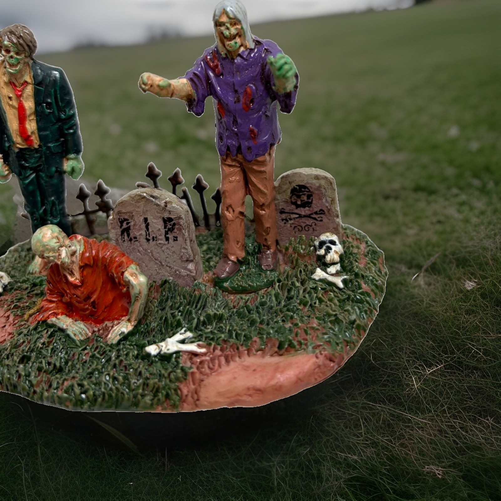 Lemax 53238 THE DEAD RETURN Spooky Town Table Accent Halloween Decor Piece