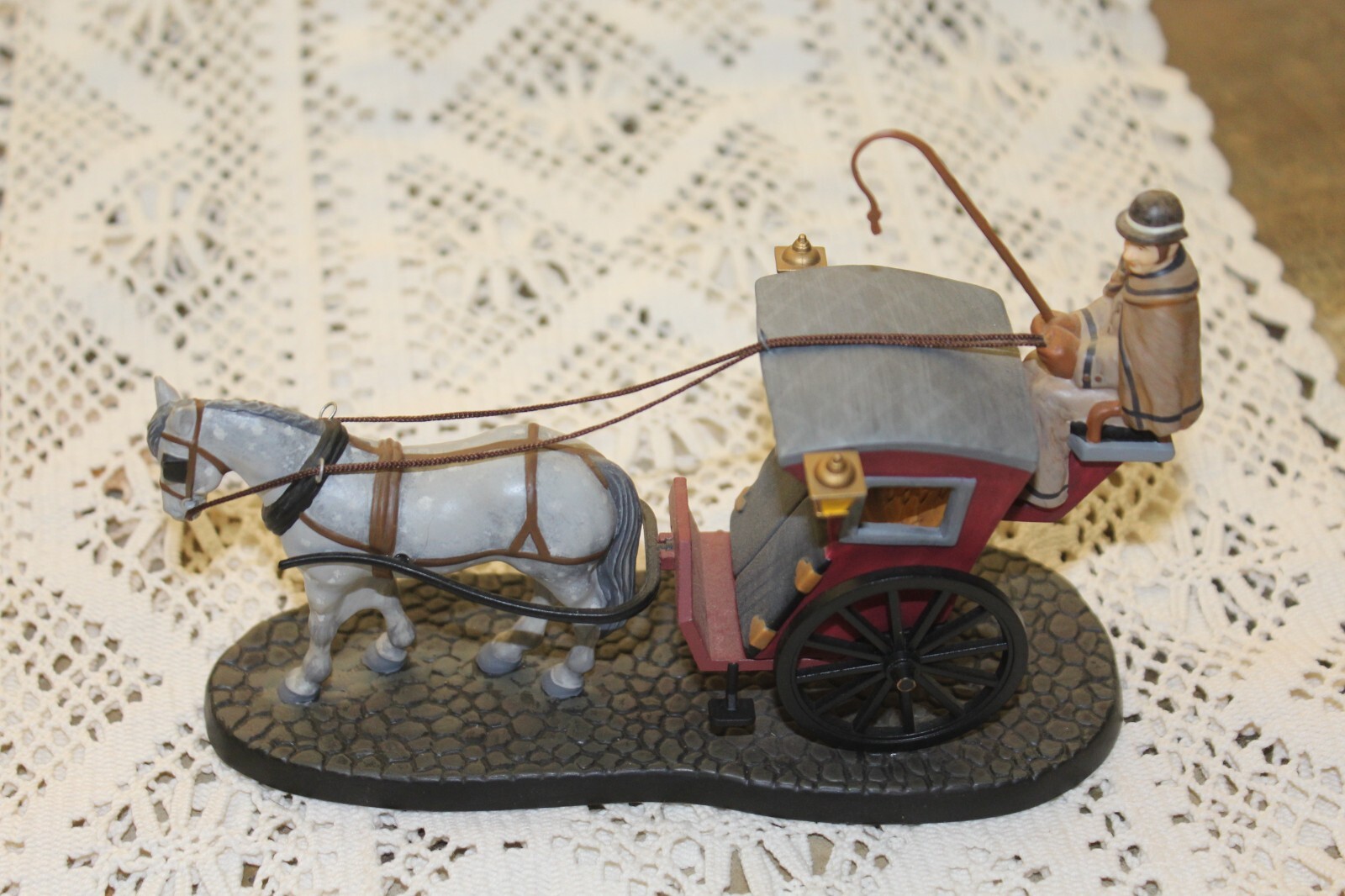 Metal Sherlock Holmes The Hansom Cab snow village accessory Dept 56 58534
