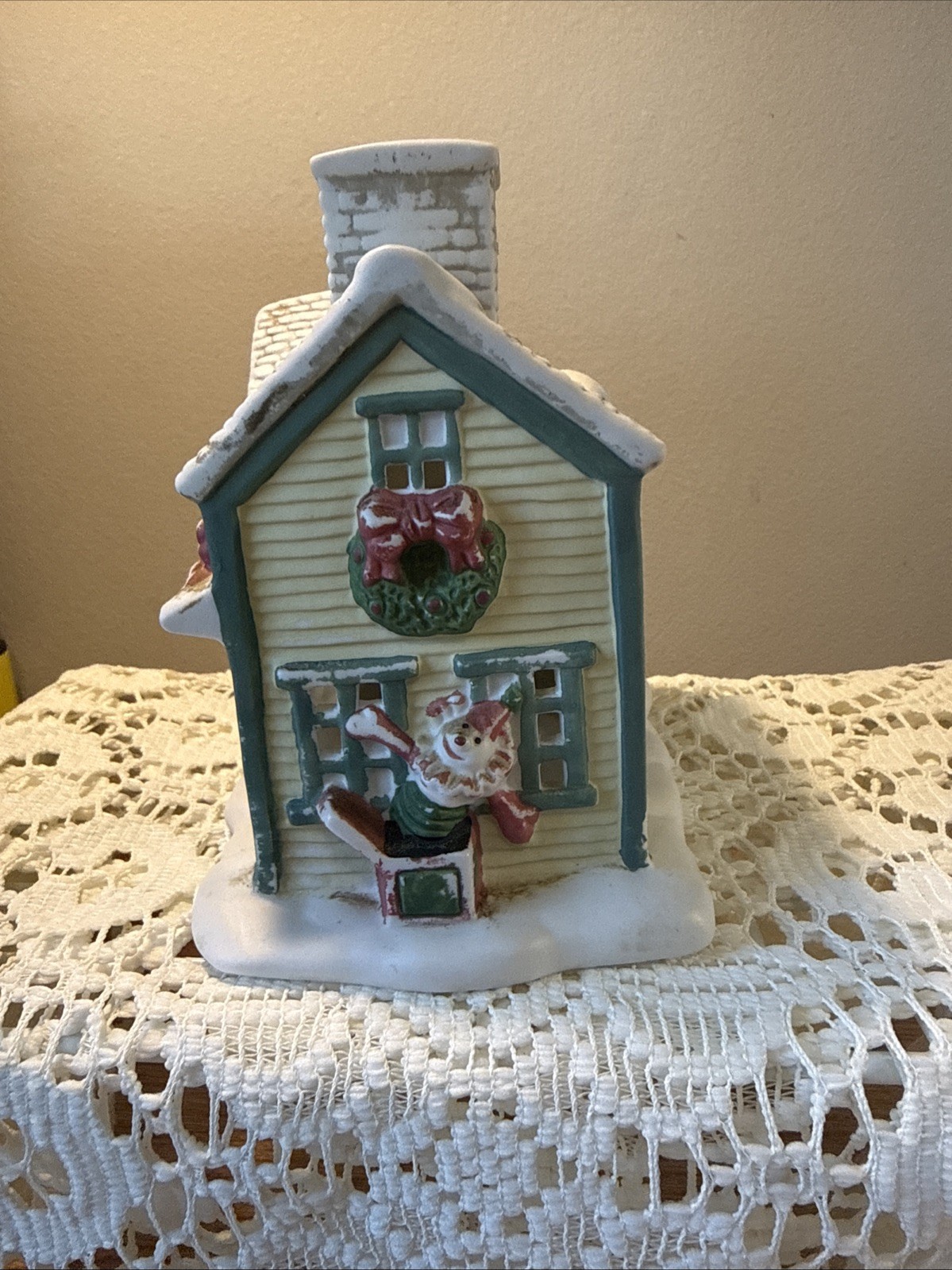 Partylite Toy Shop Snow Village Christmas House w/ Tree Snowman Teddy Bear Horse