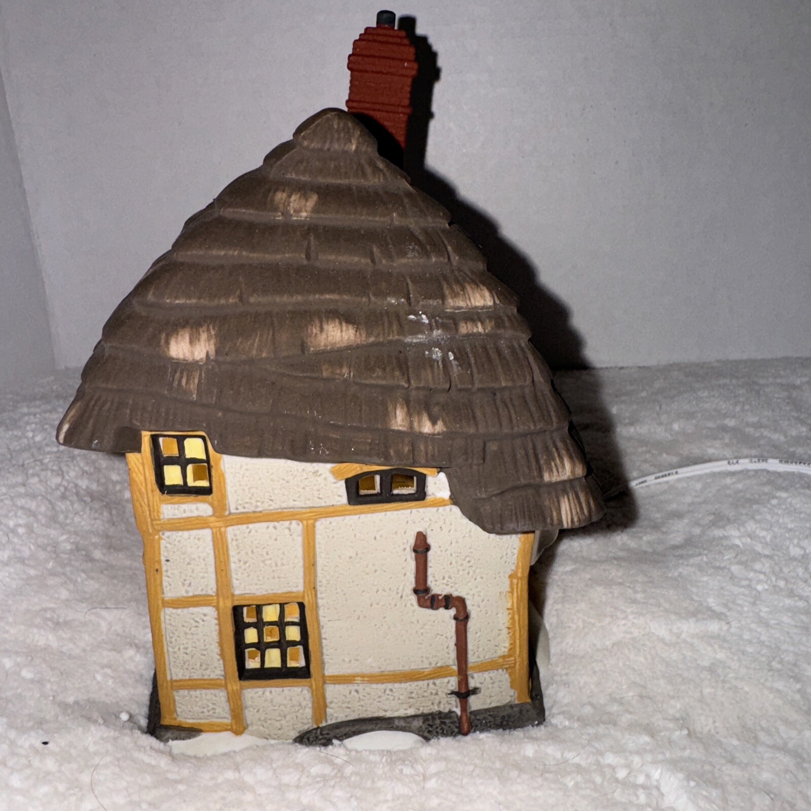 Dept 56 Dickens Village Series MR & MRS PICKLE Antique store 58246 Christmas