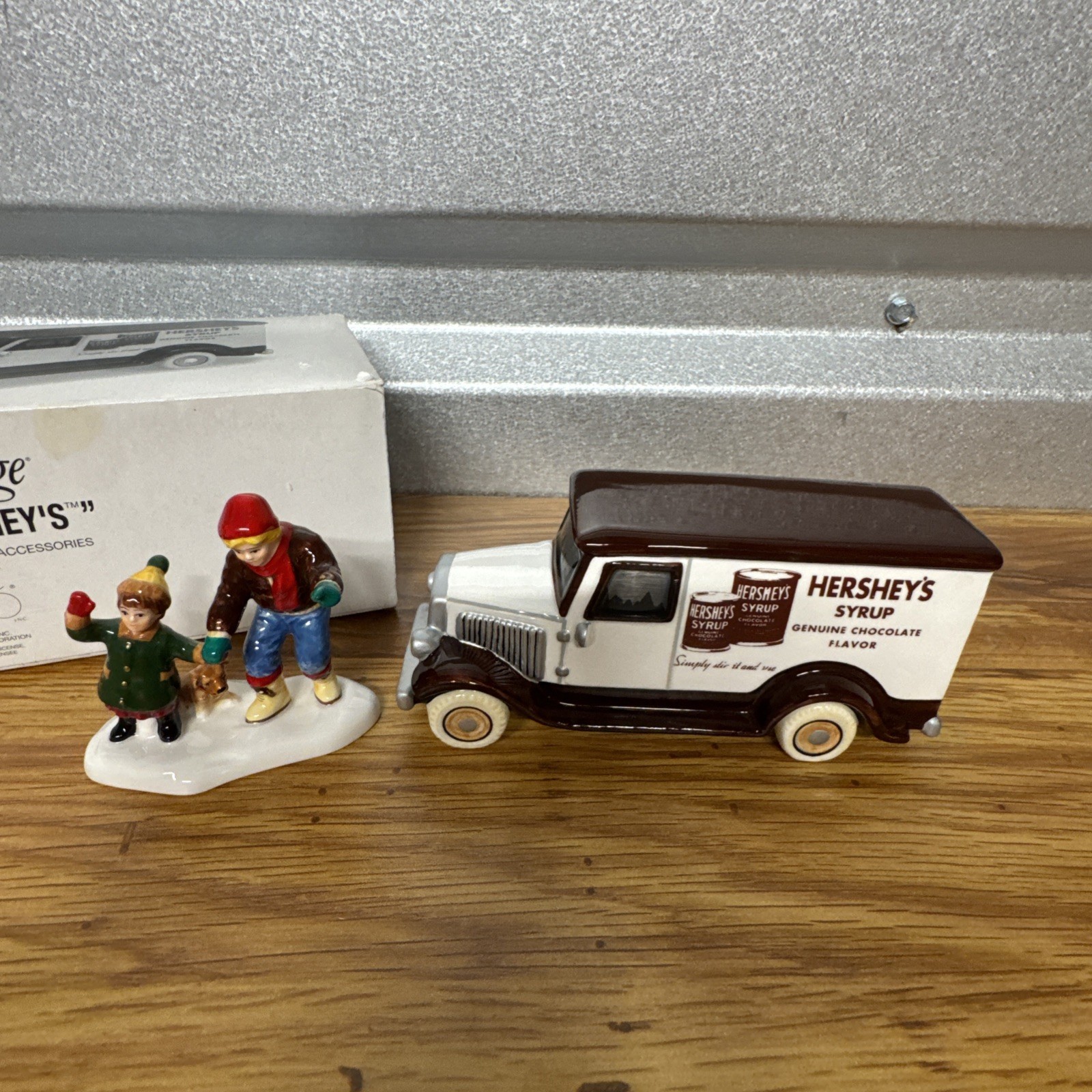 Department 56 Snow Village Kids Love Hershey’s #54924 Set of 2 in Original Box
