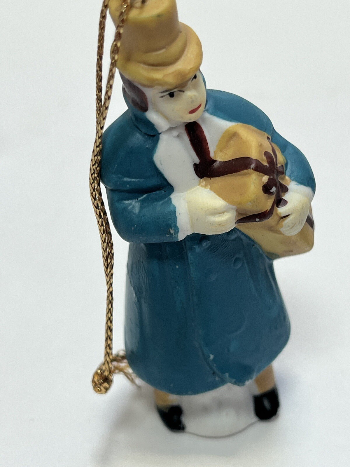 Shoppers Men Women w/ Gifts Presents Christmas Village Kmart 4 Figures Ornaments