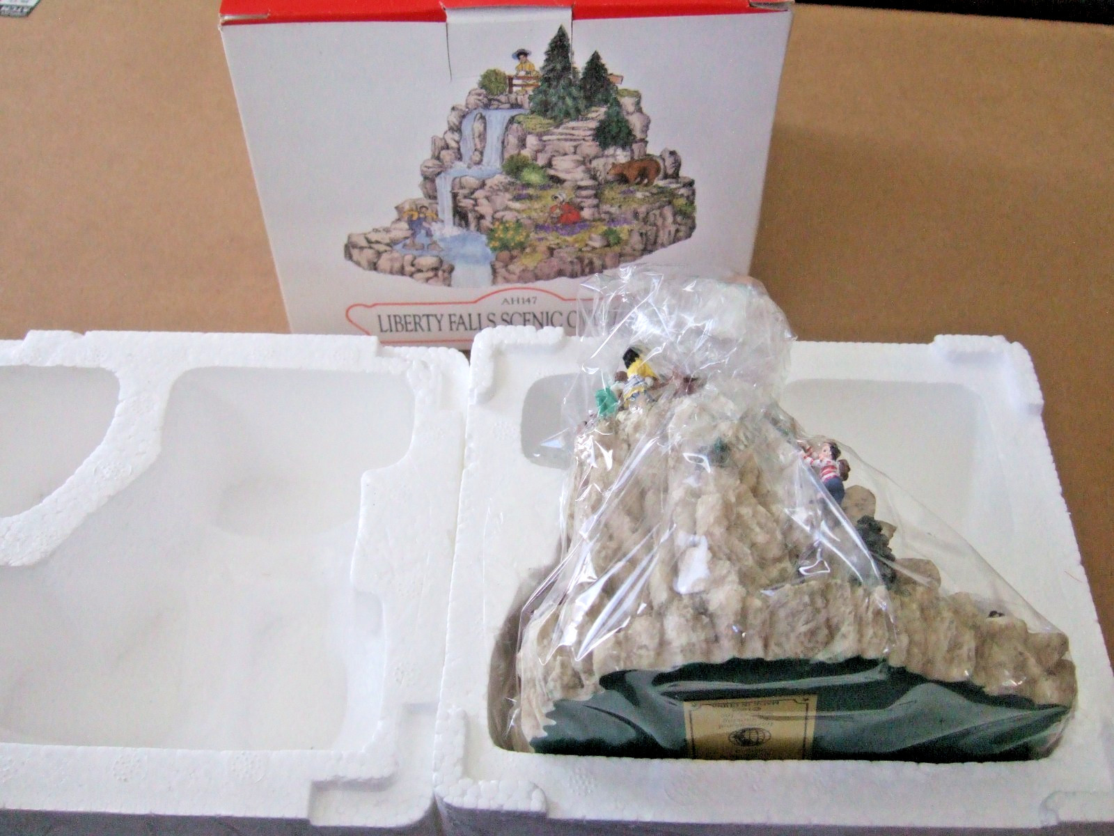 LIBERTY FALLS COLLECTION AH147 “LIBERTY FALLS SCENIC OVERLOOK ” 1998