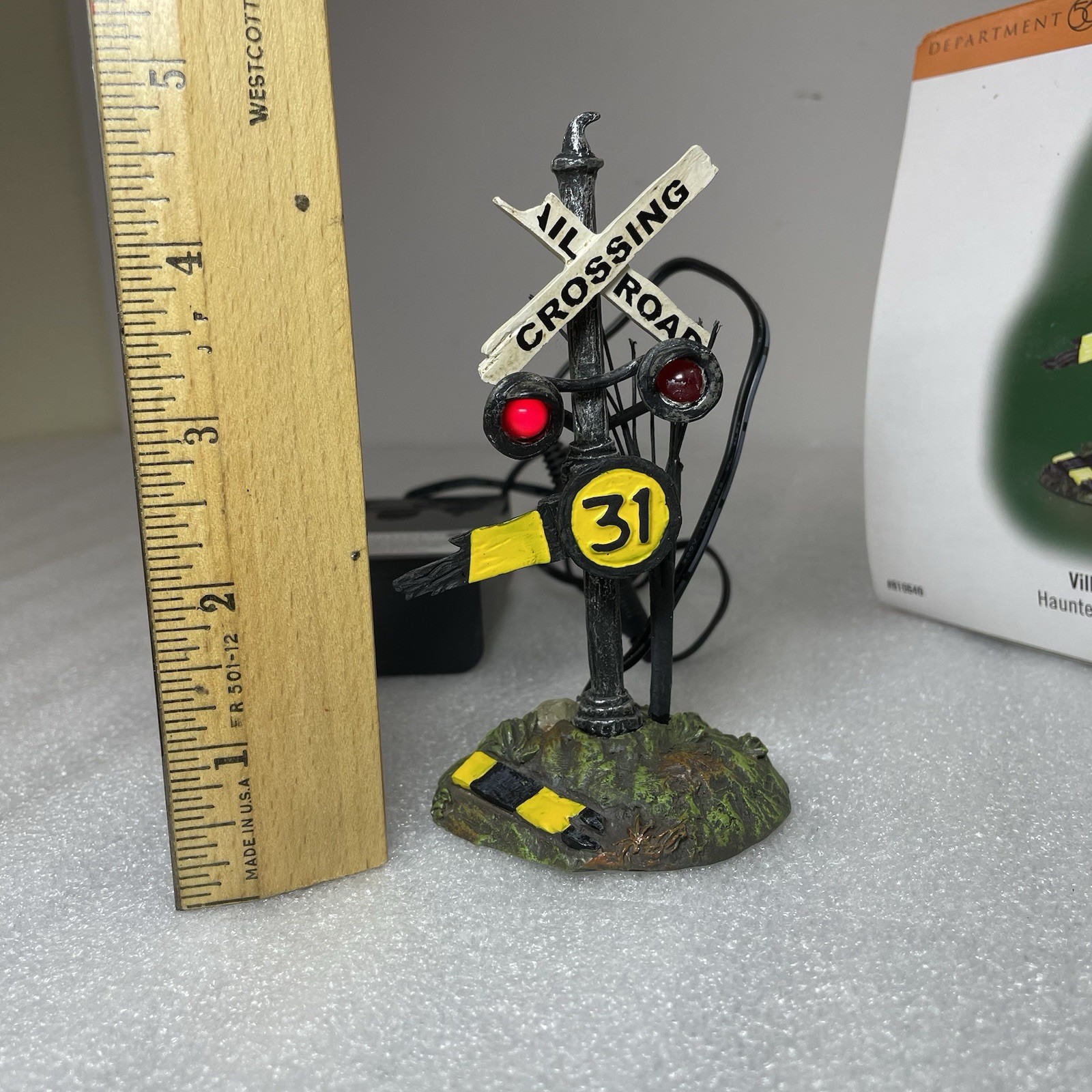Dept 56 Halloween Village Haunted Rails Crossing Sign – Trains #810640 MIB