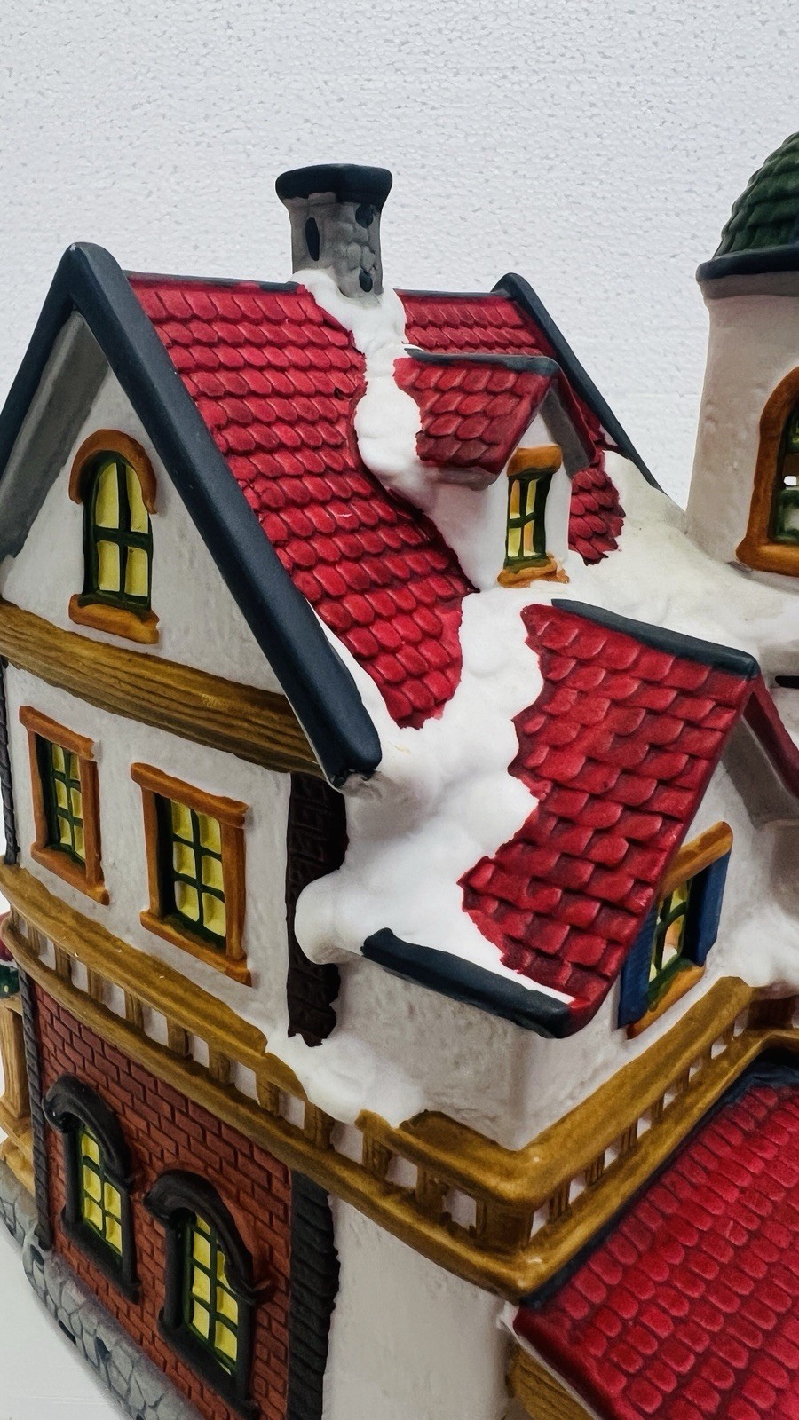 Copperfield Keepsake “Gifts & Antiques” Porcelain Lighted House Excellent !