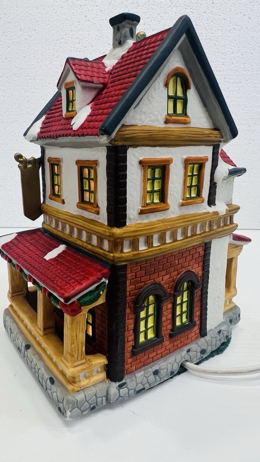 Copperfield Keepsake “Gifts & Antiques” Porcelain Lighted House Excellent !