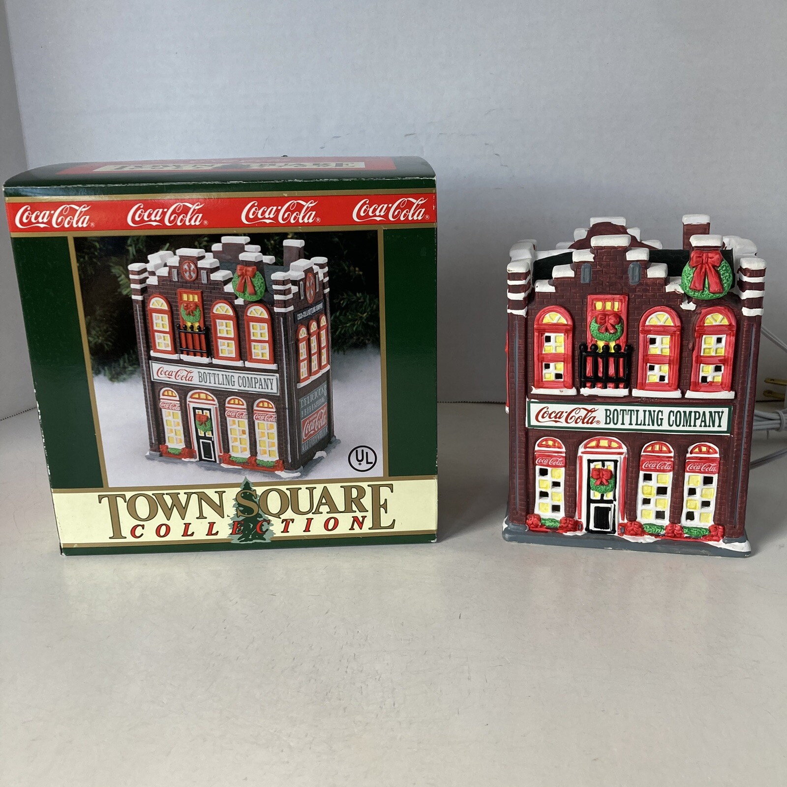 Coca-Cola 1995 Town Square Collection Christmas Village Lighted Bottling Company