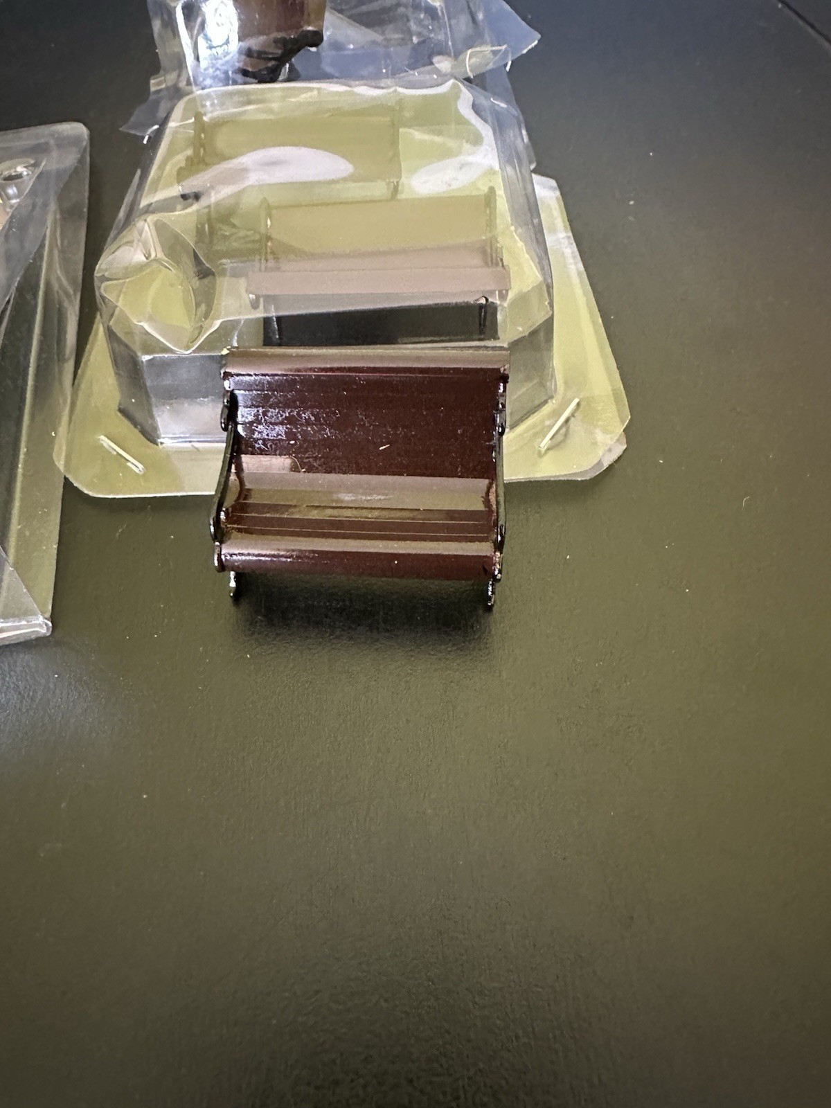 Lemax Mirror Lake Ice Rink 4 Benches Landscape Accessory Christmas Village Lot