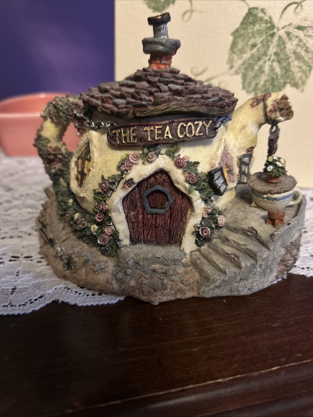 Boyd’s Bearly-Built Village The Tea Cozy 3/E W/insert Accessory Lovingly Used
