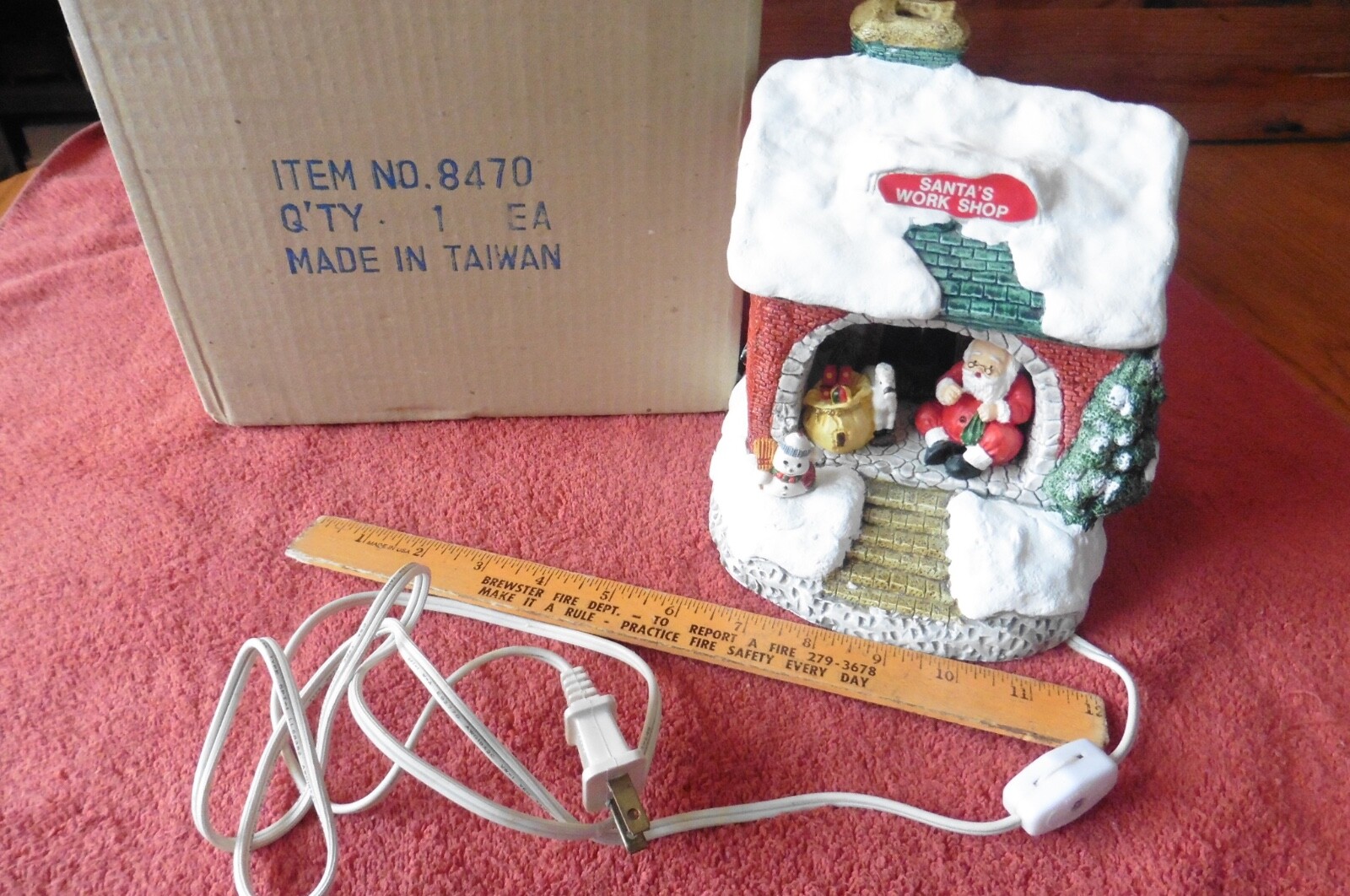 Vintage Santa’s Workshop light up Fireplace Christmas decor brick house No 8470
