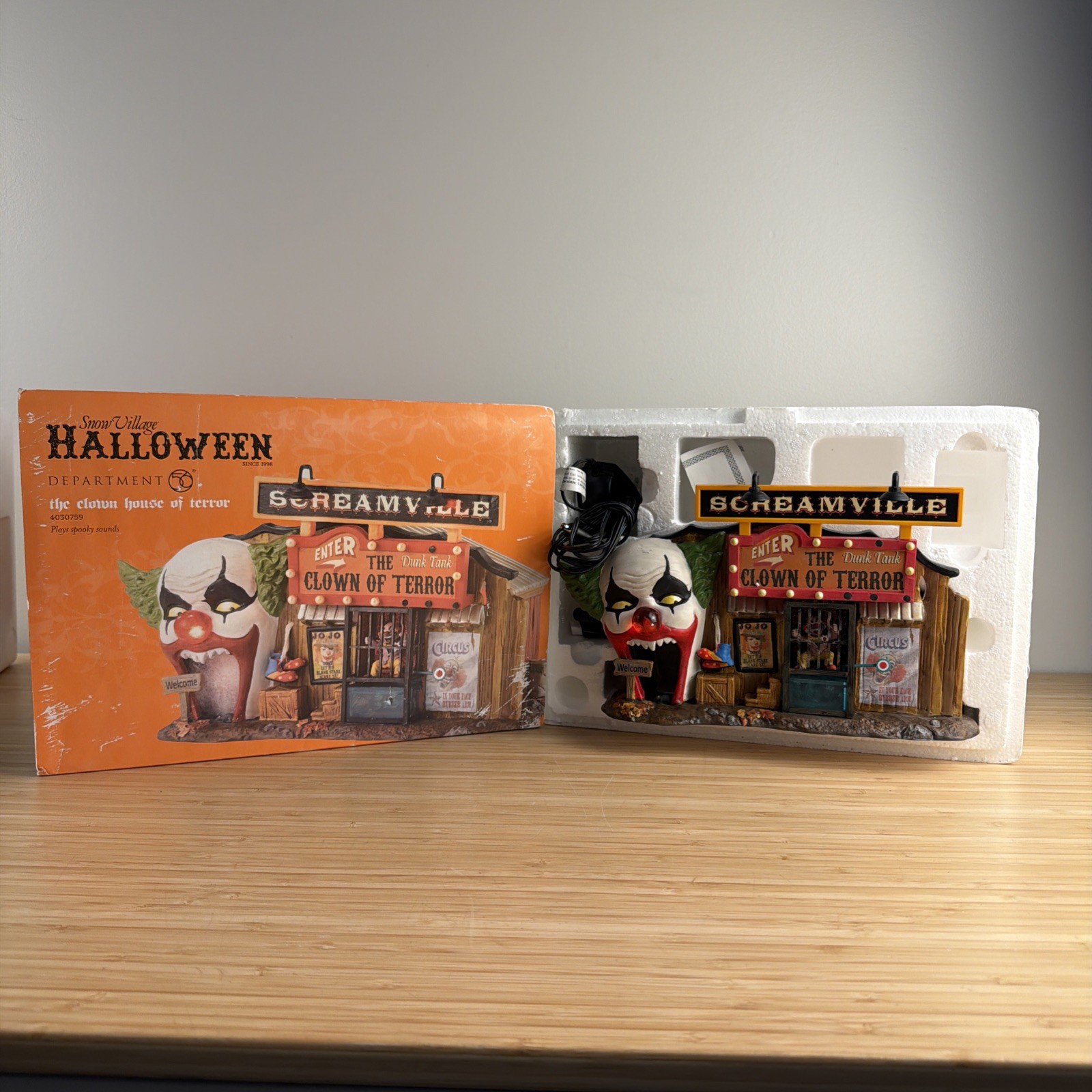 Dept 56 Halloween The Clown House of Terror Works sound and lights