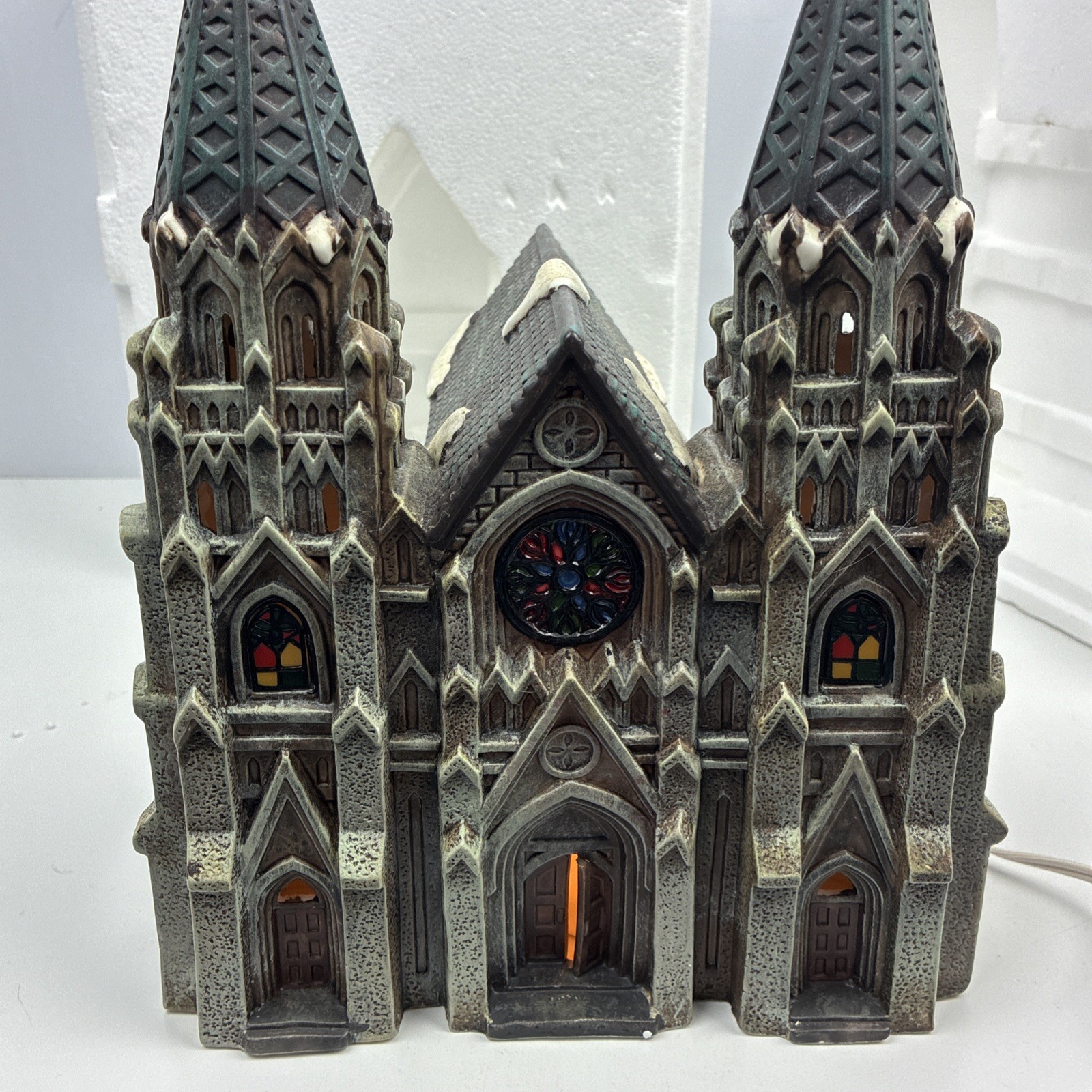 Santa’s Workbench Collection Canterbury Lane Church – Light Working – 2000