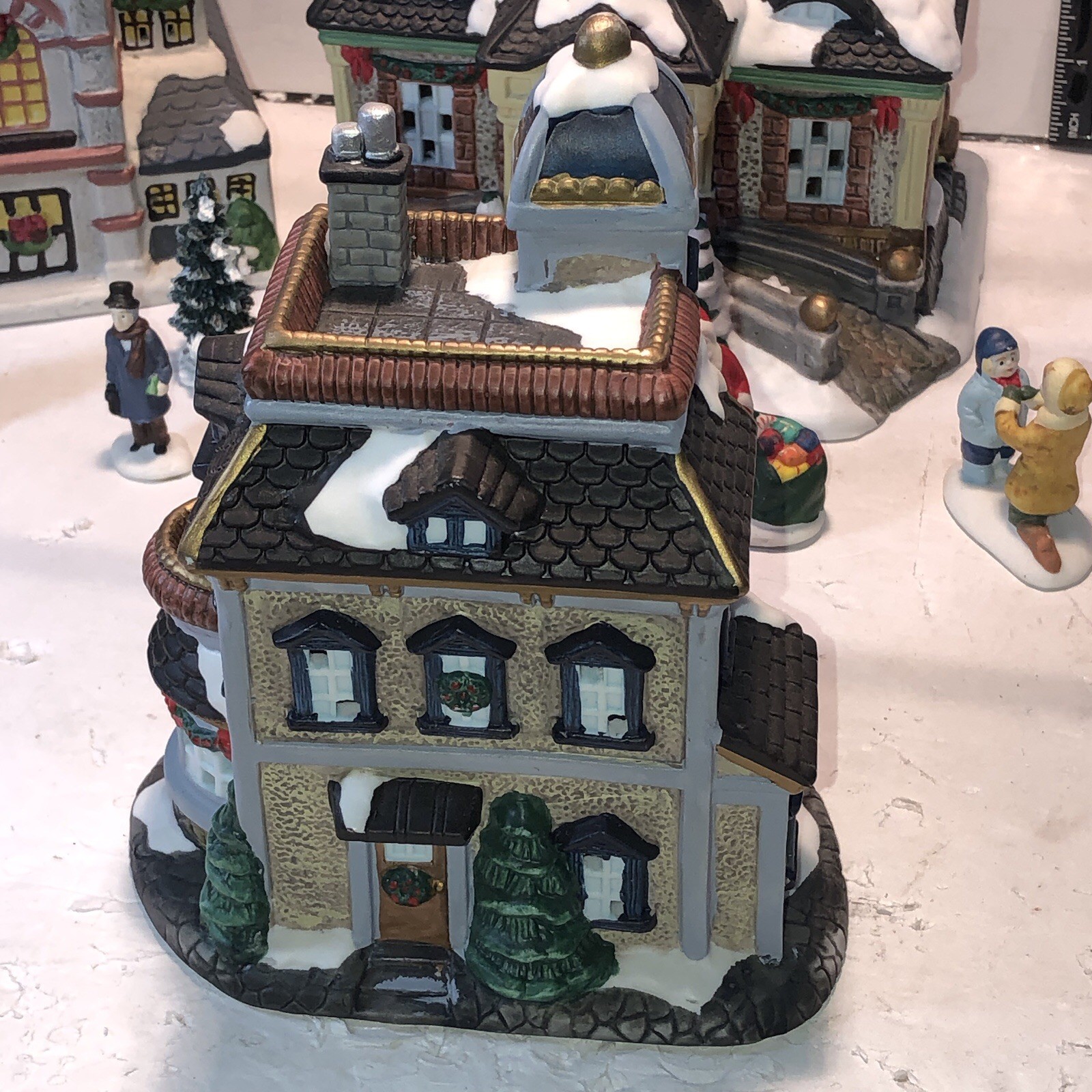 Galleria Hand Painted 20 Pc. Porcelain Christmas Village Box 2 Pc. are missing
