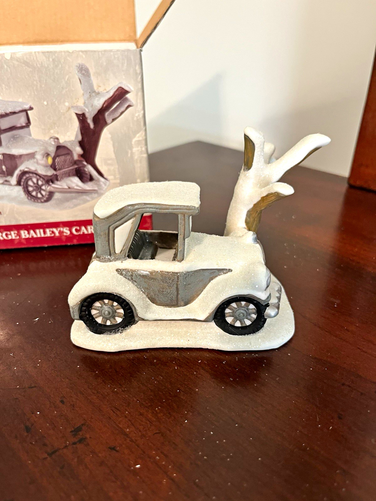 Enesco It’s a Wonderful Life George Bailey’s Car Christmas Village Boxed 4017779