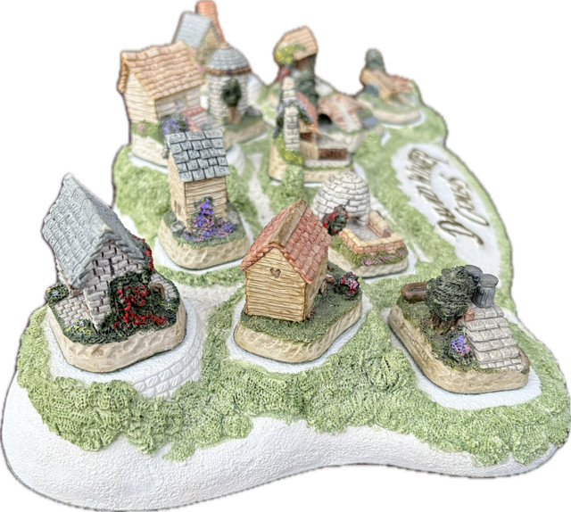 David Winter Cottages Cameos Mini Village Set England Hand Painted Cottage Lot