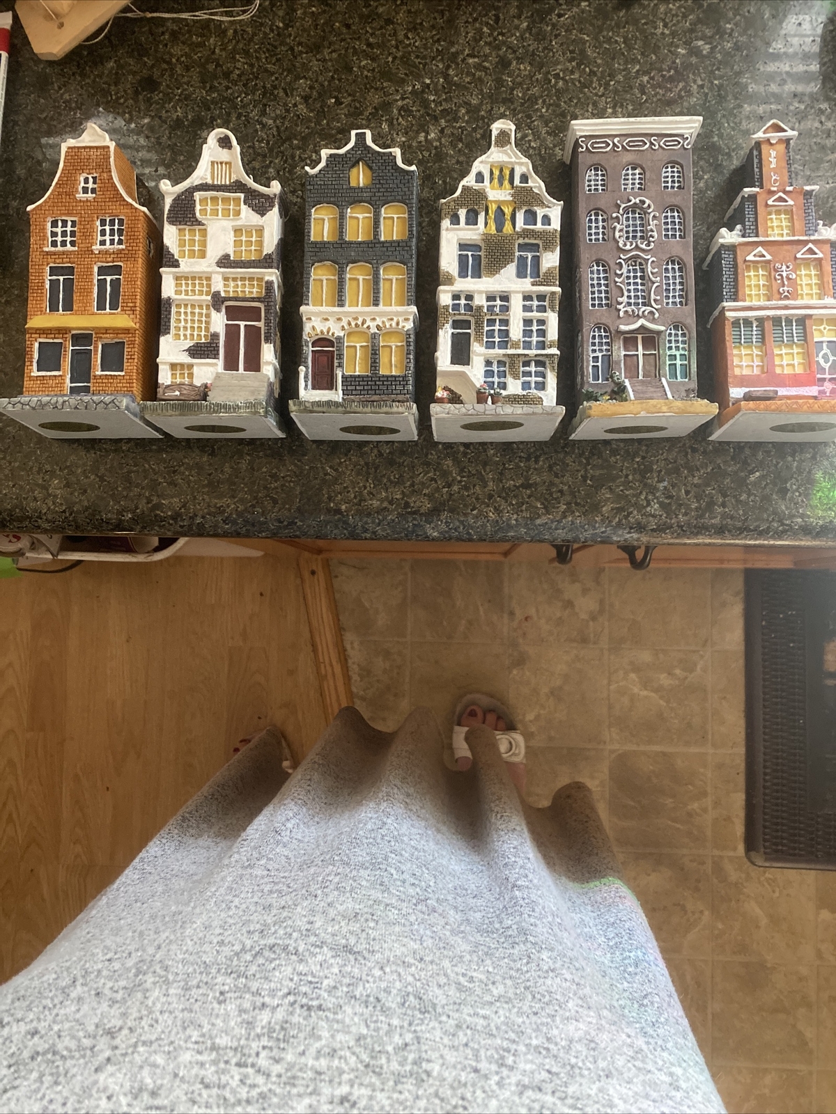 K’s Collection Ceramic 6 Christmas houses