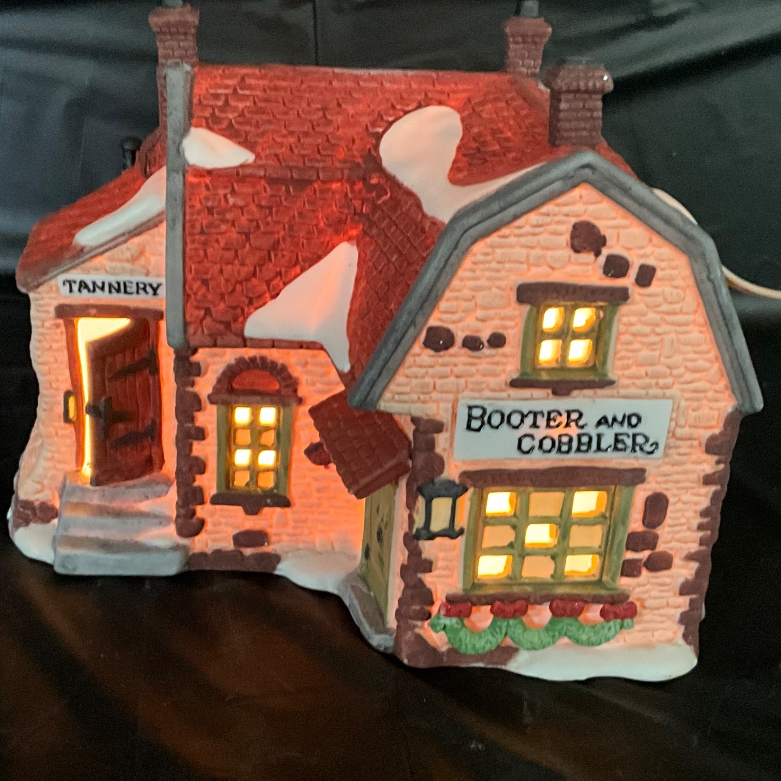 Dept 56 Shops Of Dickens Village 5924-2 “Booter and Cobbler” 1988 Retired