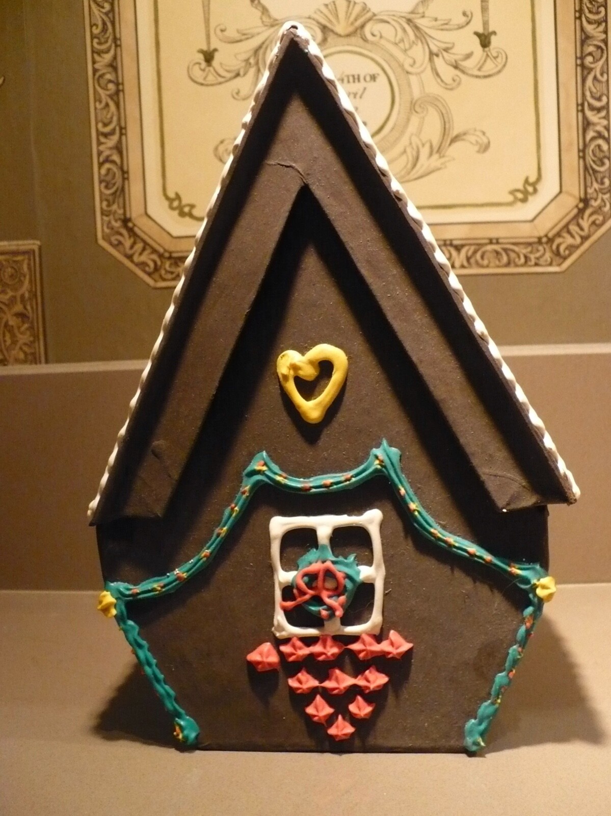 Christmas Gingerbread House 8″ Cottage Decorative Detail Made in Philippines