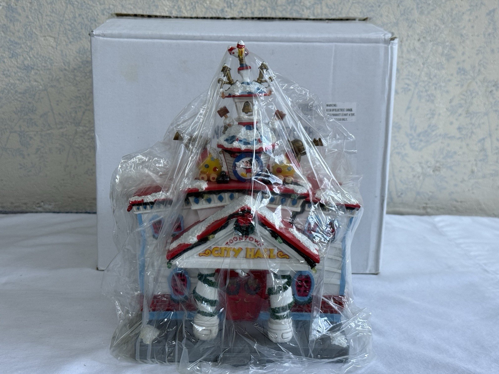 RARE Disney Parks TOONTOWN City Hall Christmas Village Lighted Figurine NIB