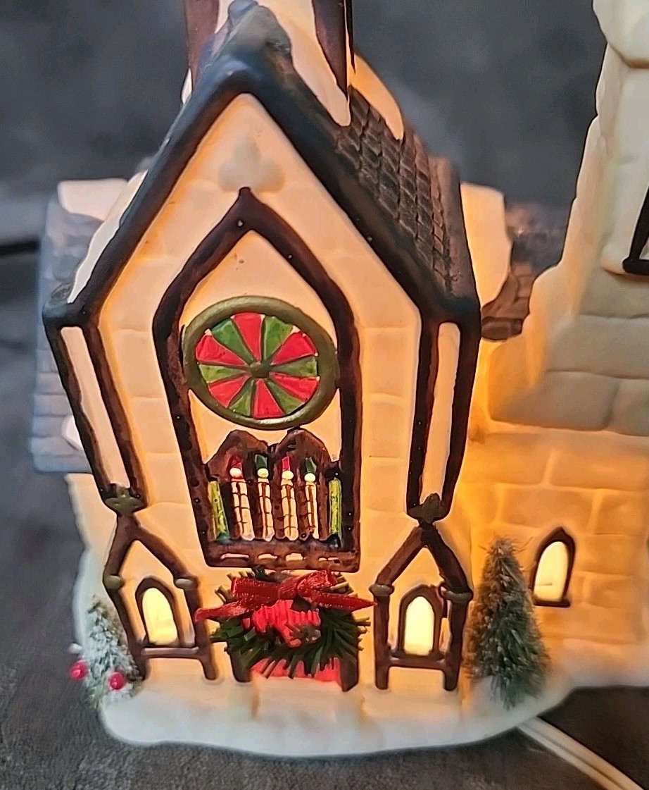 1991 Christmas Valley Seasonal Specialties Lighted Village Church