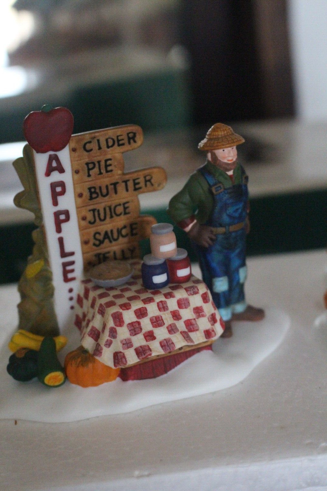 Department 56 Farmer’s Market (Set of 2) New England Village Series #56637