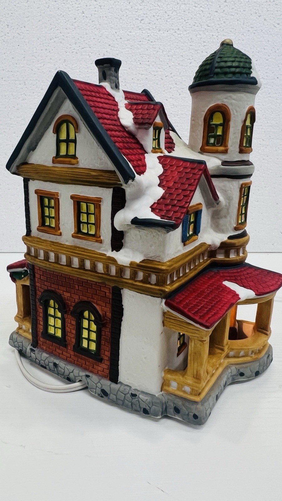 Copperfield Keepsake “Gifts & Antiques” Porcelain Lighted House Excellent !