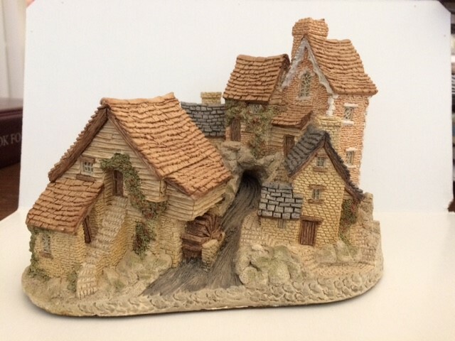 David Winter-Brookside Hamlet-mid-1980’s-made/hand painted in Great Britain