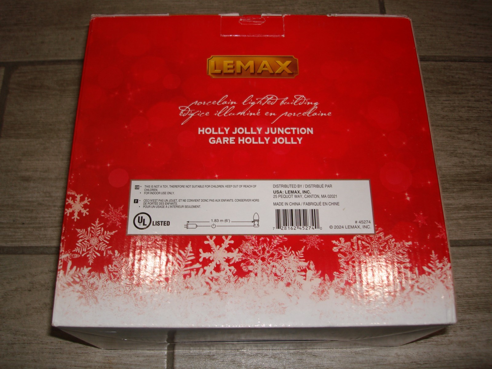 NEW Lemax Caddington Village Holly Jolly Junction With Festive Decorations 45274