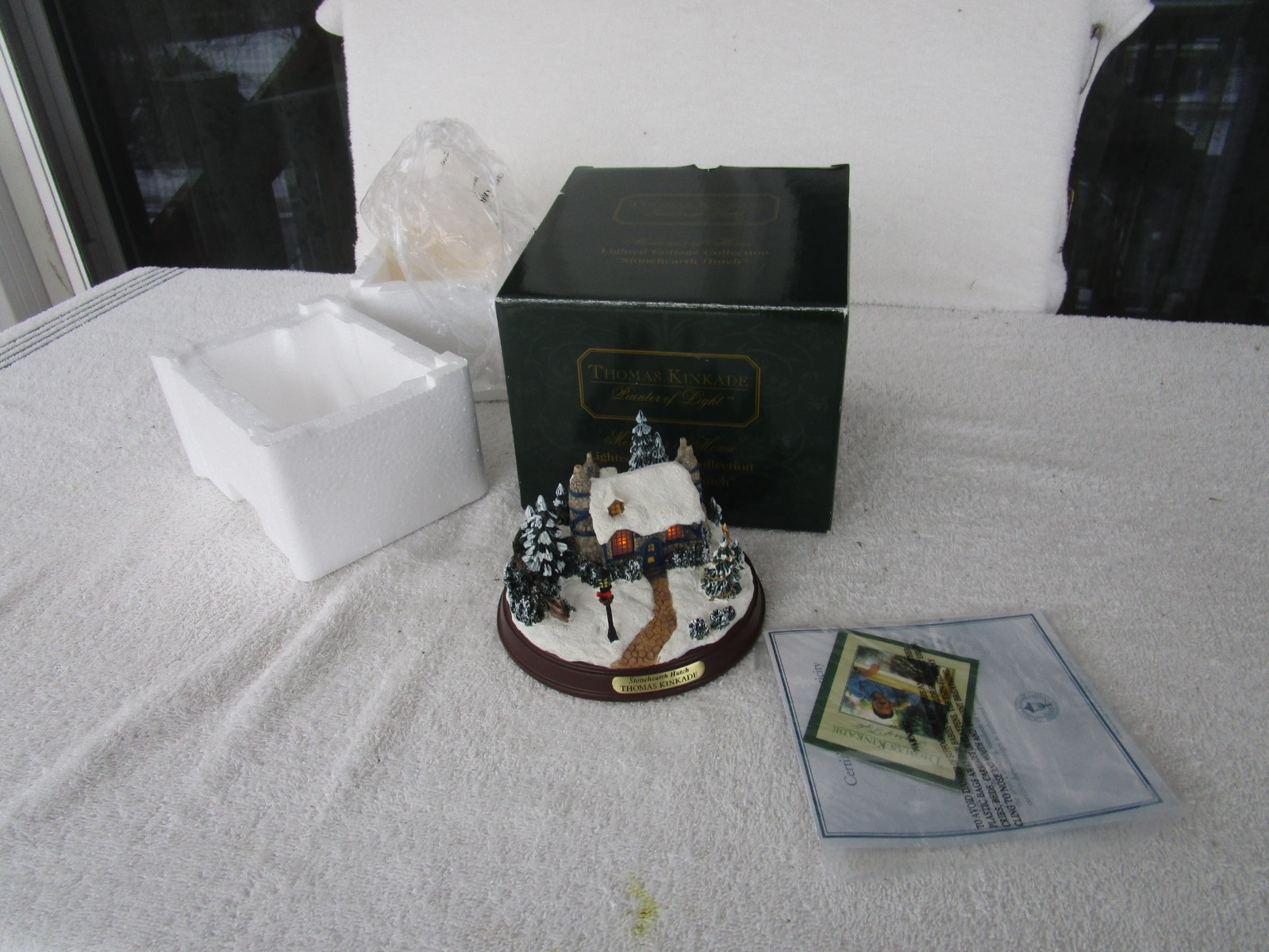 Thomas Kinkade “STONEHEARTH HUTCH” Lighted Cottage Collection Painter of Light!!