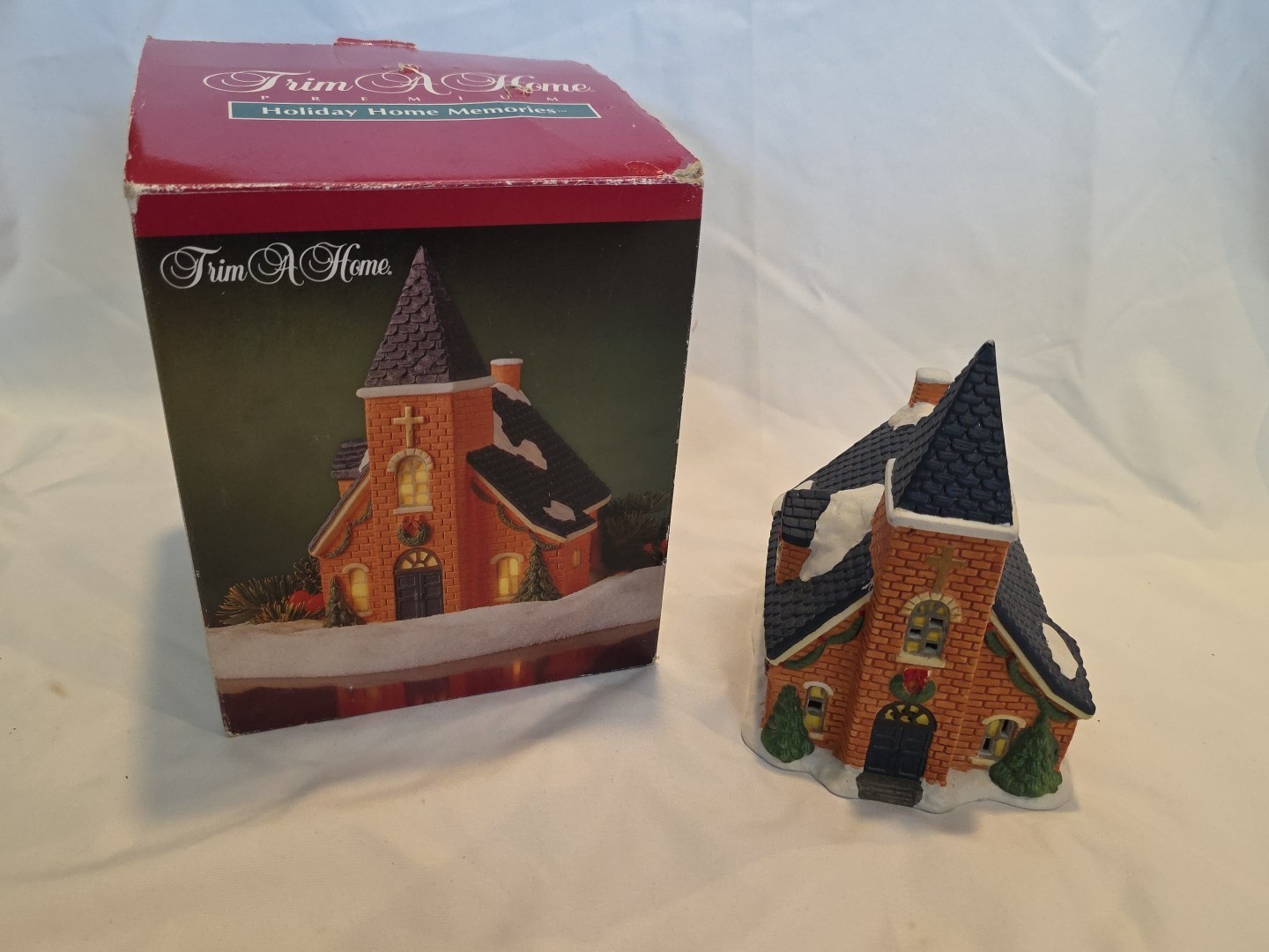 1994 Porcelain Christmas Village Trim A Home CHURCH 7″ Tall Holiday Memories