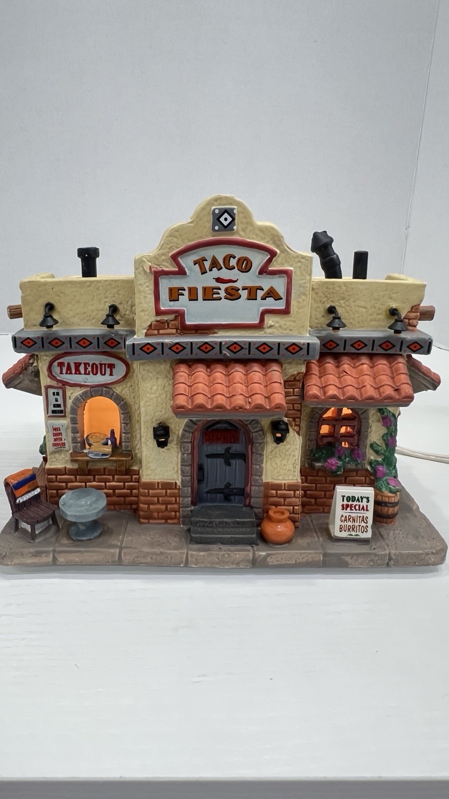 Lemax Holidays And Seasons Taco Shop “Taco Fiesta” 35577 Retired RARE And NEW !