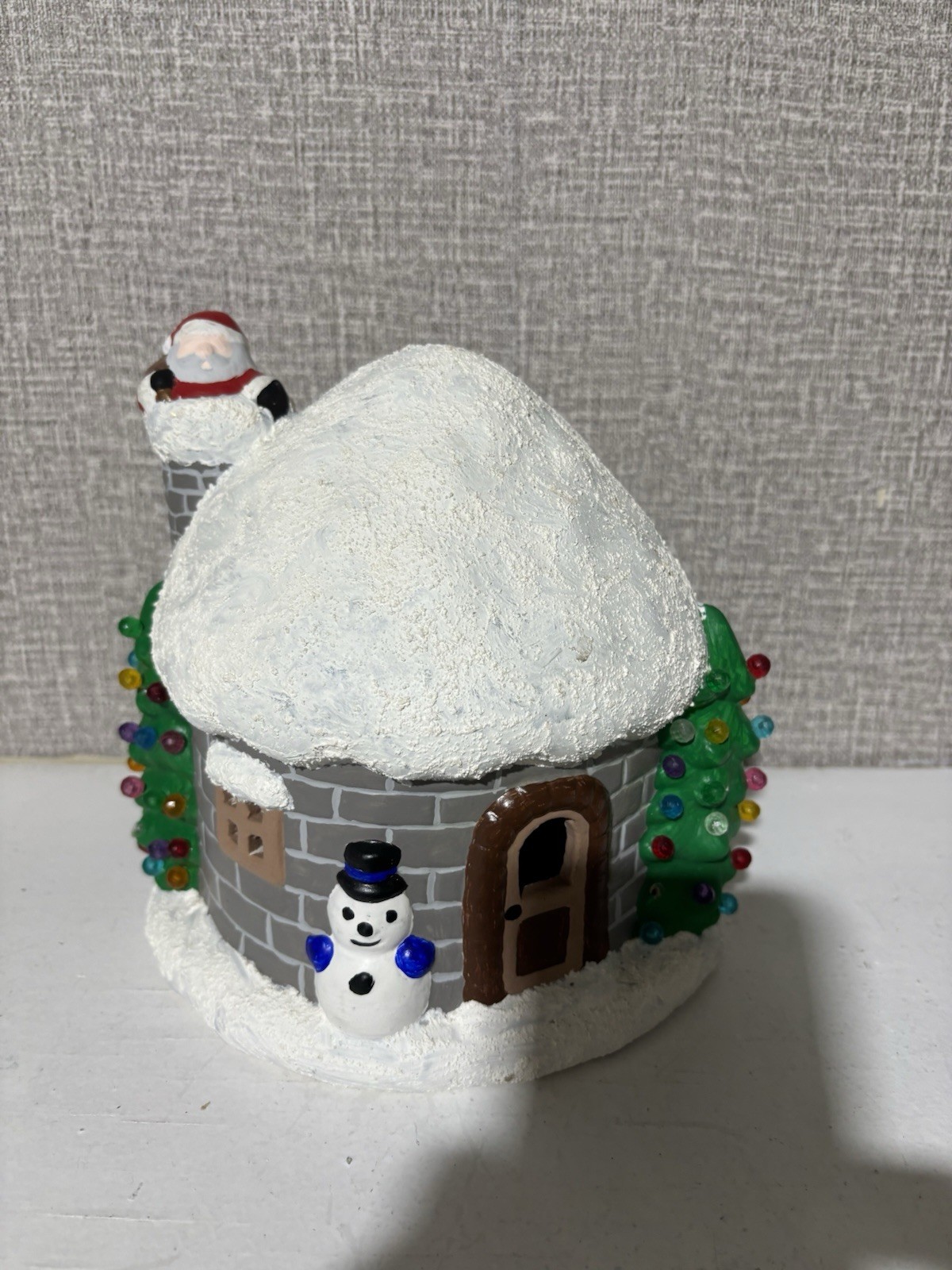 VTG 1972 ATLANTIC MOLD CERAMIC Painted CHRISTMAS HOUSE 7 3/4″ TALL