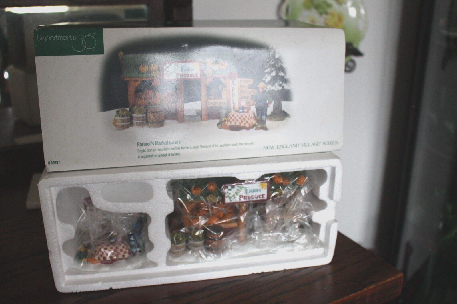 Department 56 Farmer’s Market (Set of 2) New England Village Series #56637