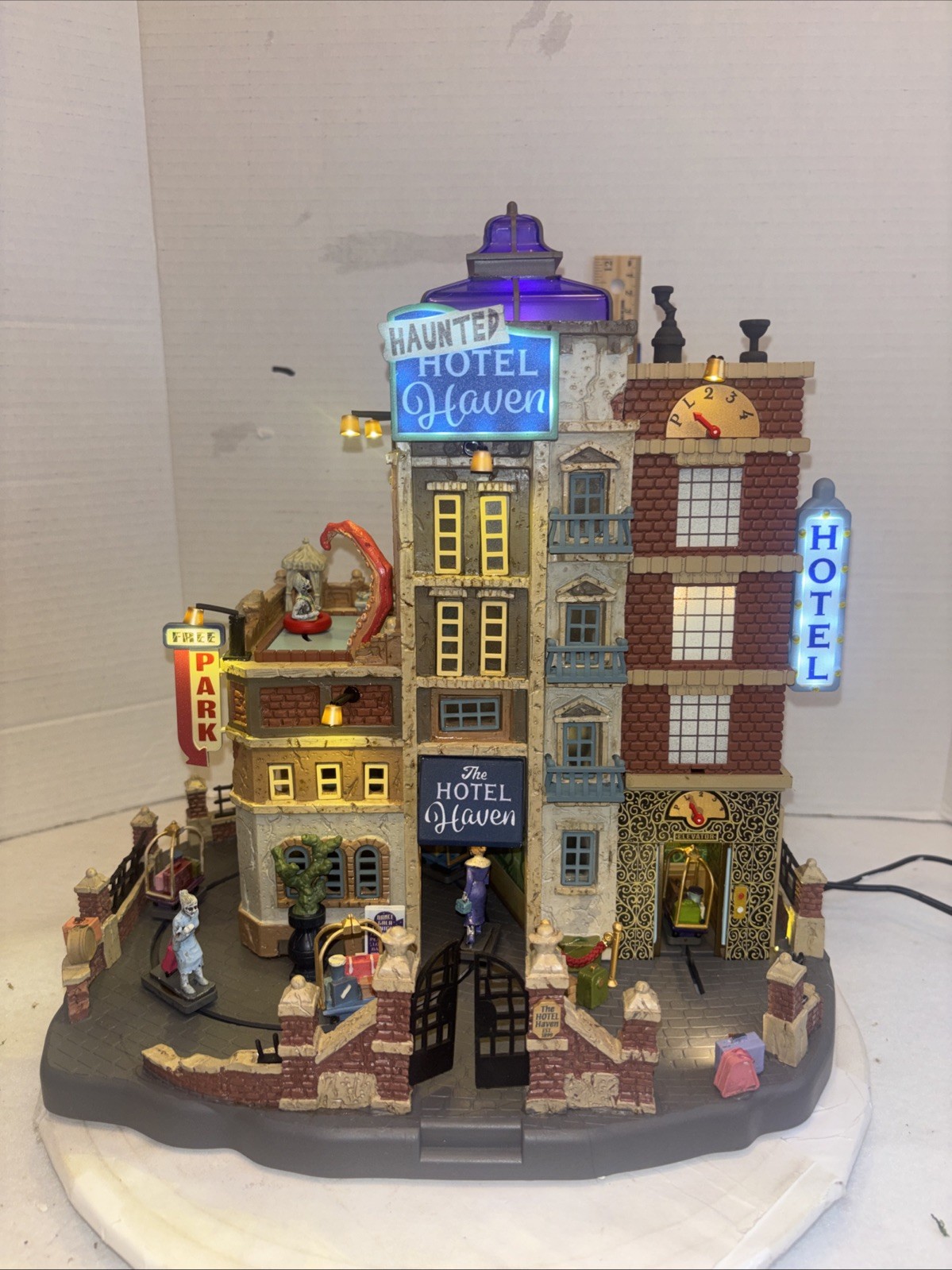 Lemax Spooky Town Halloween Village The Haunted Hotel Haven 45220!